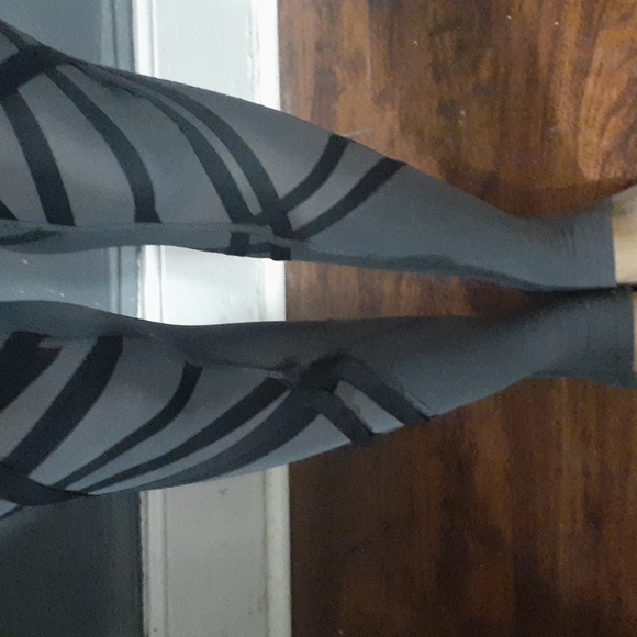 Alo yoga mesh wrapped stirrup high waist grey leggins size extra small - Picture 8 of 14